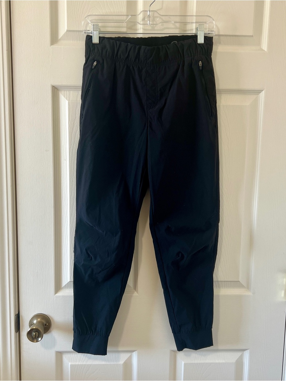 womens Eddie Bauer Black nylon spandex zip pocket jogger pants size 4 travel